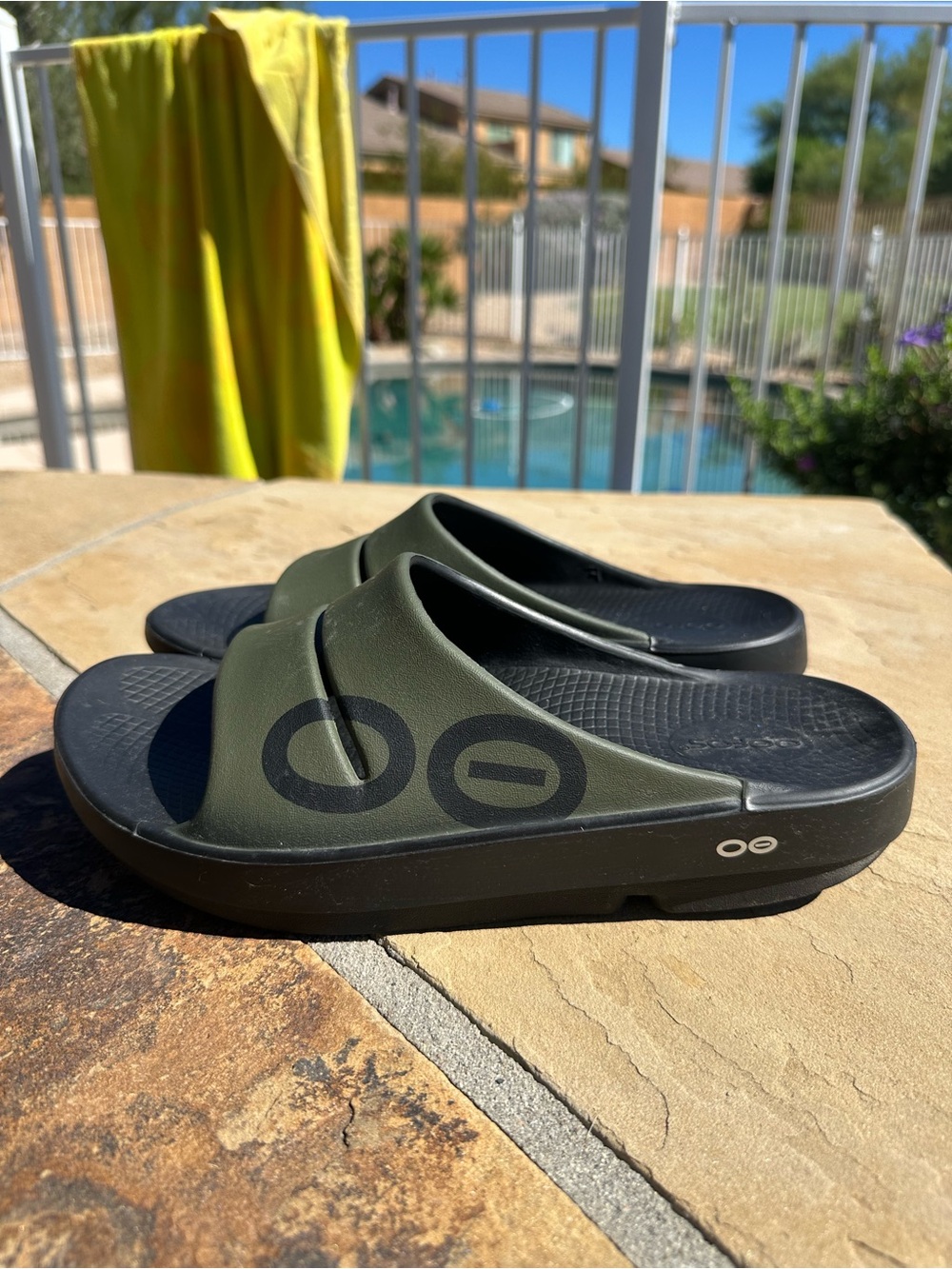 Oofos Ooahh Slide Sandals Slip On Cushion Foam Comfort Green Black Men’s 9